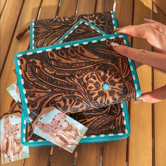 Tooled Leather Faux Turquoise Western Fashion Wallet - Picture 7 of 7